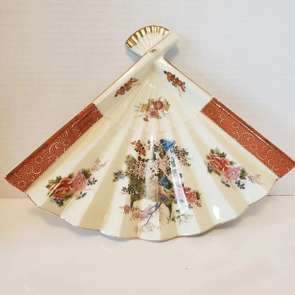 Vintage Asian Handpainted Fan  Trinket Dish Floral/Peacock. - Picture 1 of 11